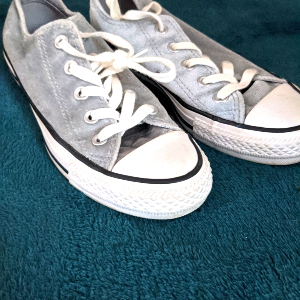 Silver velvet converse size 5